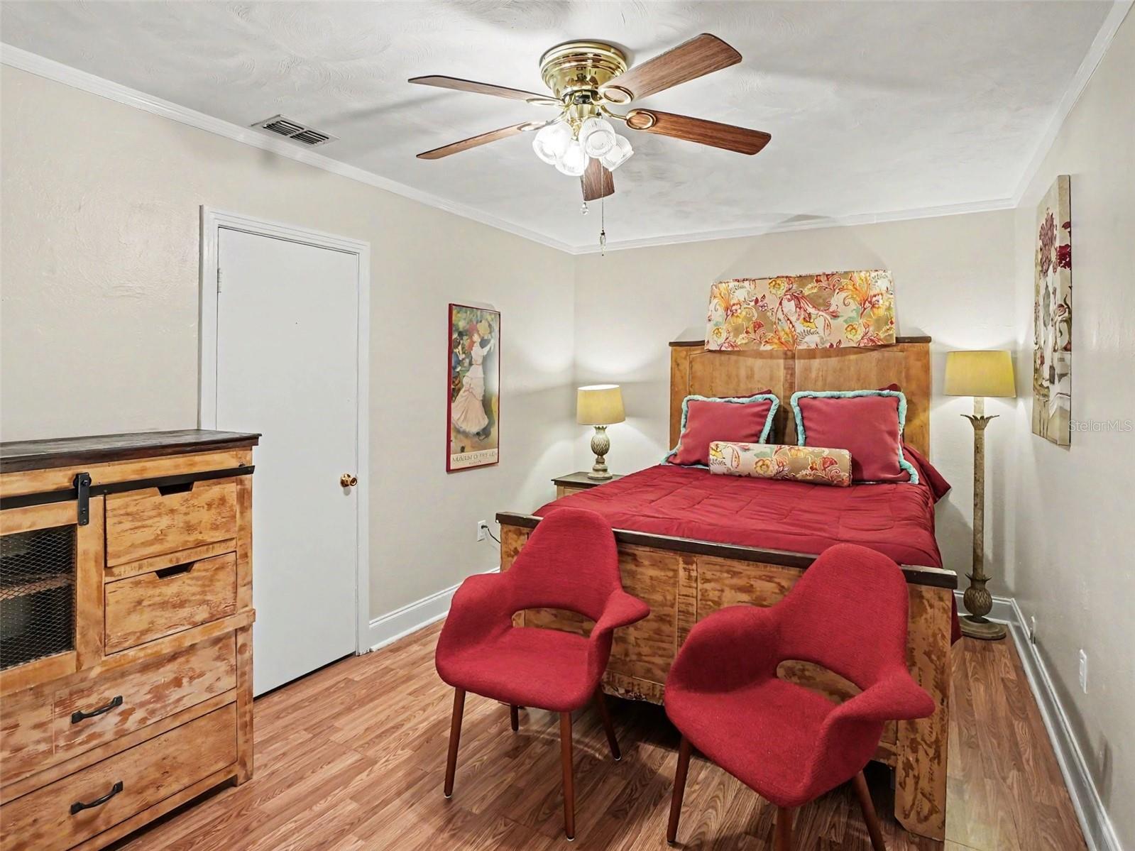 315 W 11TH AVE, MOUNT DORA, FL, 32757