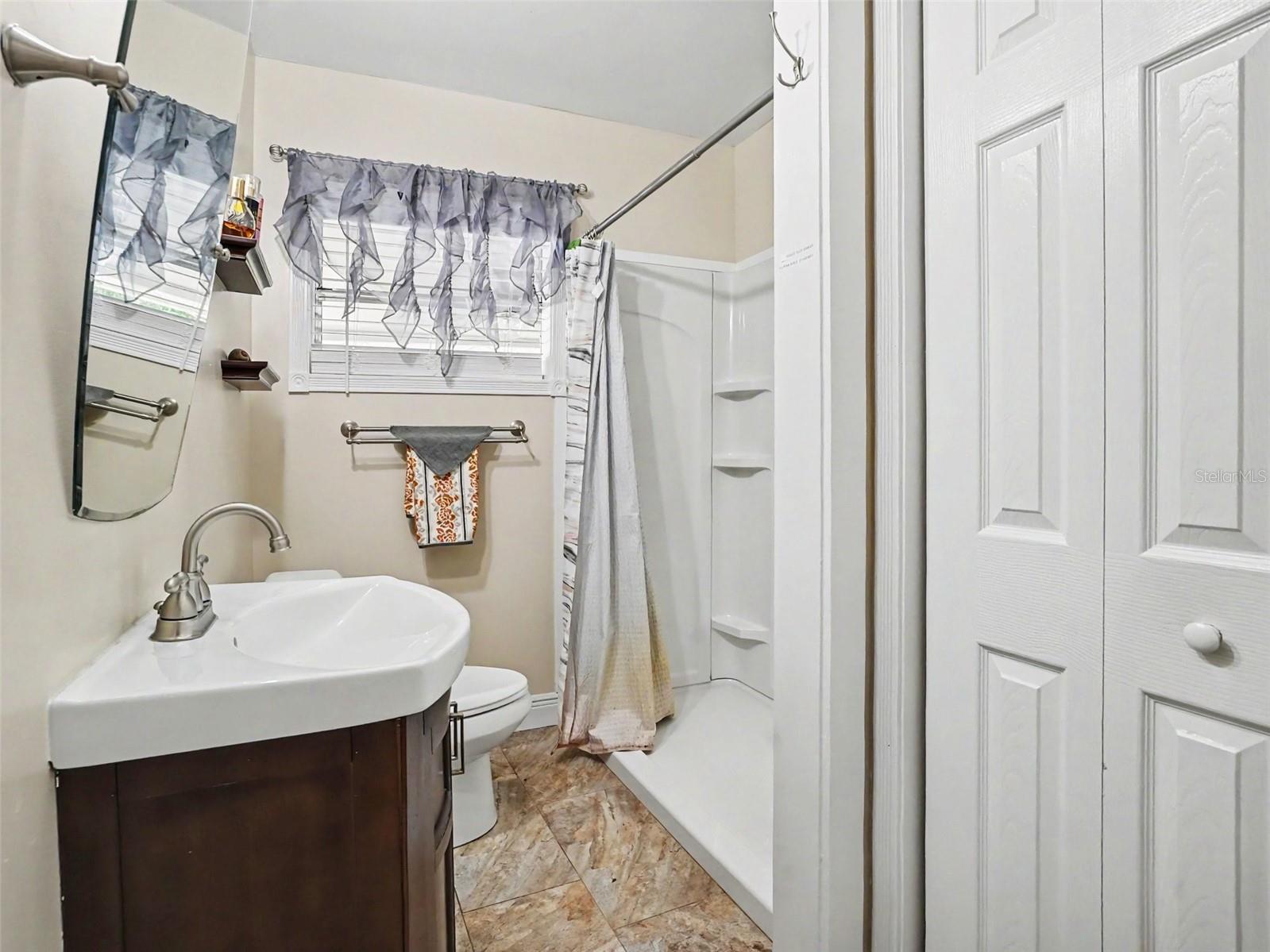 315 W 11TH AVE, MOUNT DORA, FL, 32757