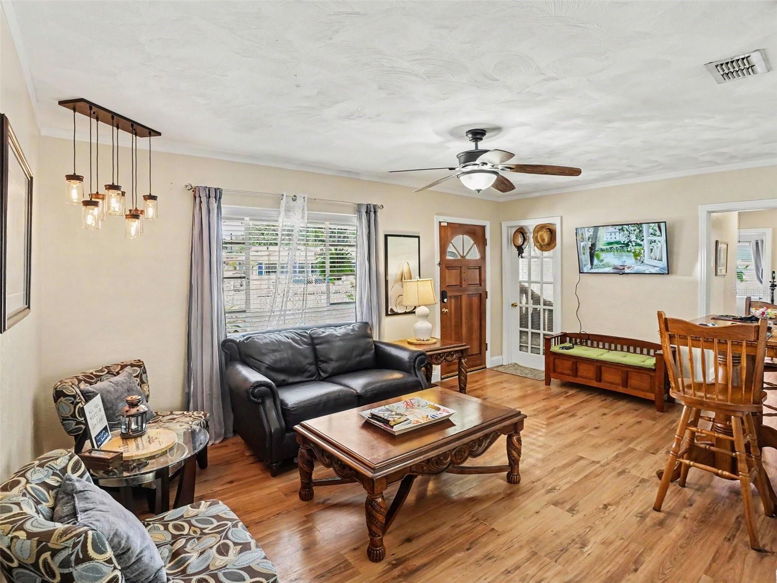 315 W 11TH AVE, MOUNT DORA, FL, 32757