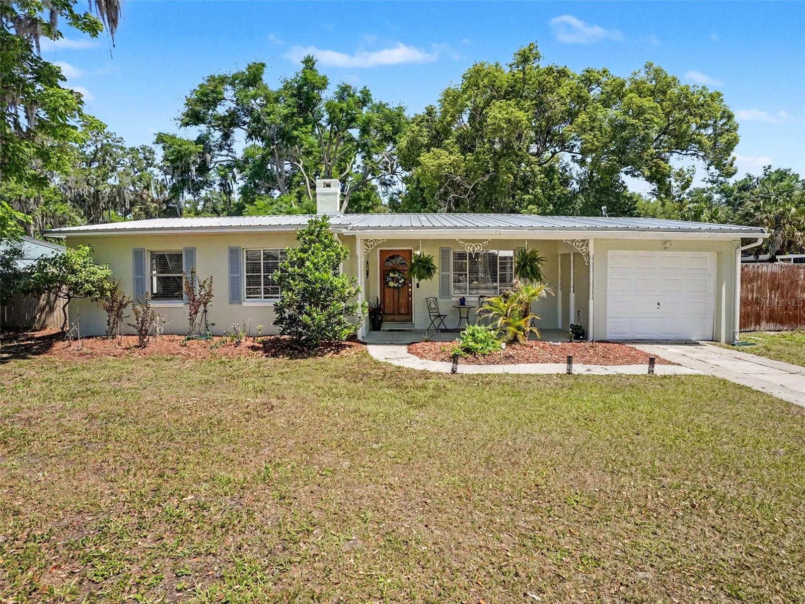 315 W 11TH AVE, MOUNT DORA, FL, 32757
