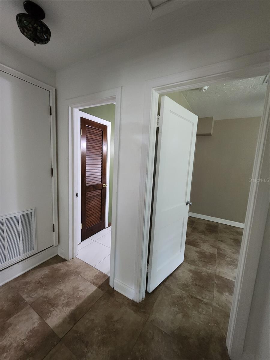 1014 NE 10TH PL, GAINESVILLE, FL, 32601