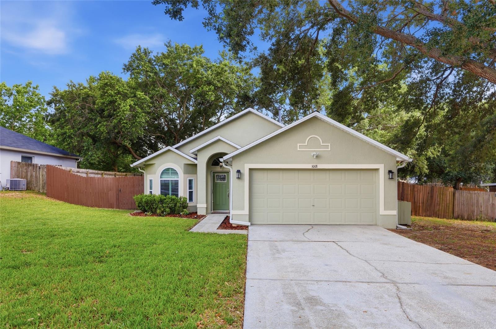 1008 CHATEAU CIR, MINNEOLA, FL, 34715