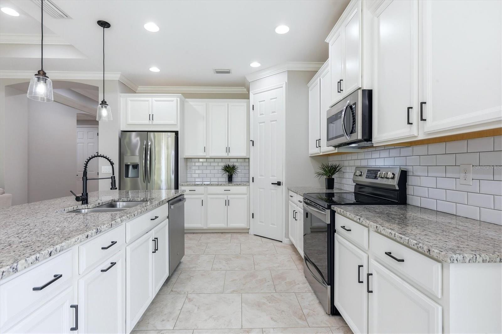 332 TOSCAVILLA BLVD, NOKOMIS, FL, 34275