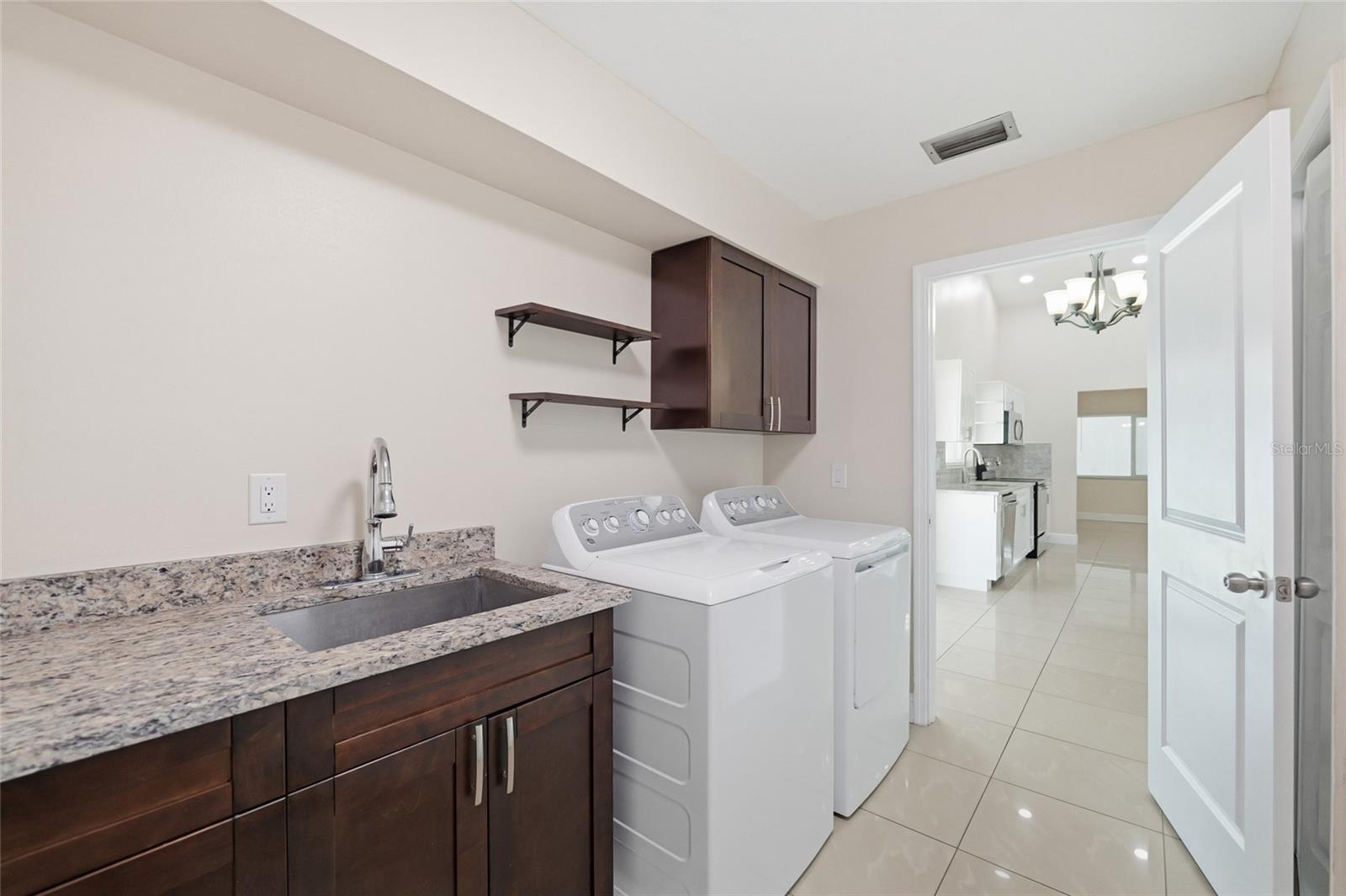 11807 NICKLAUS CIR, TAMPA, FL, 33624