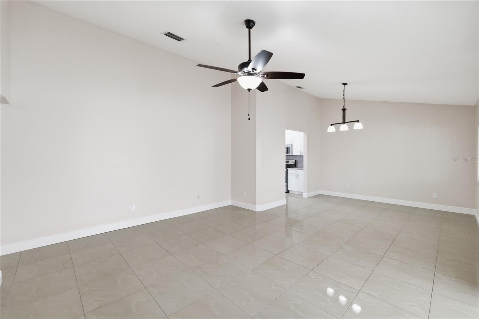 11807 NICKLAUS CIR, TAMPA, FL, 33624