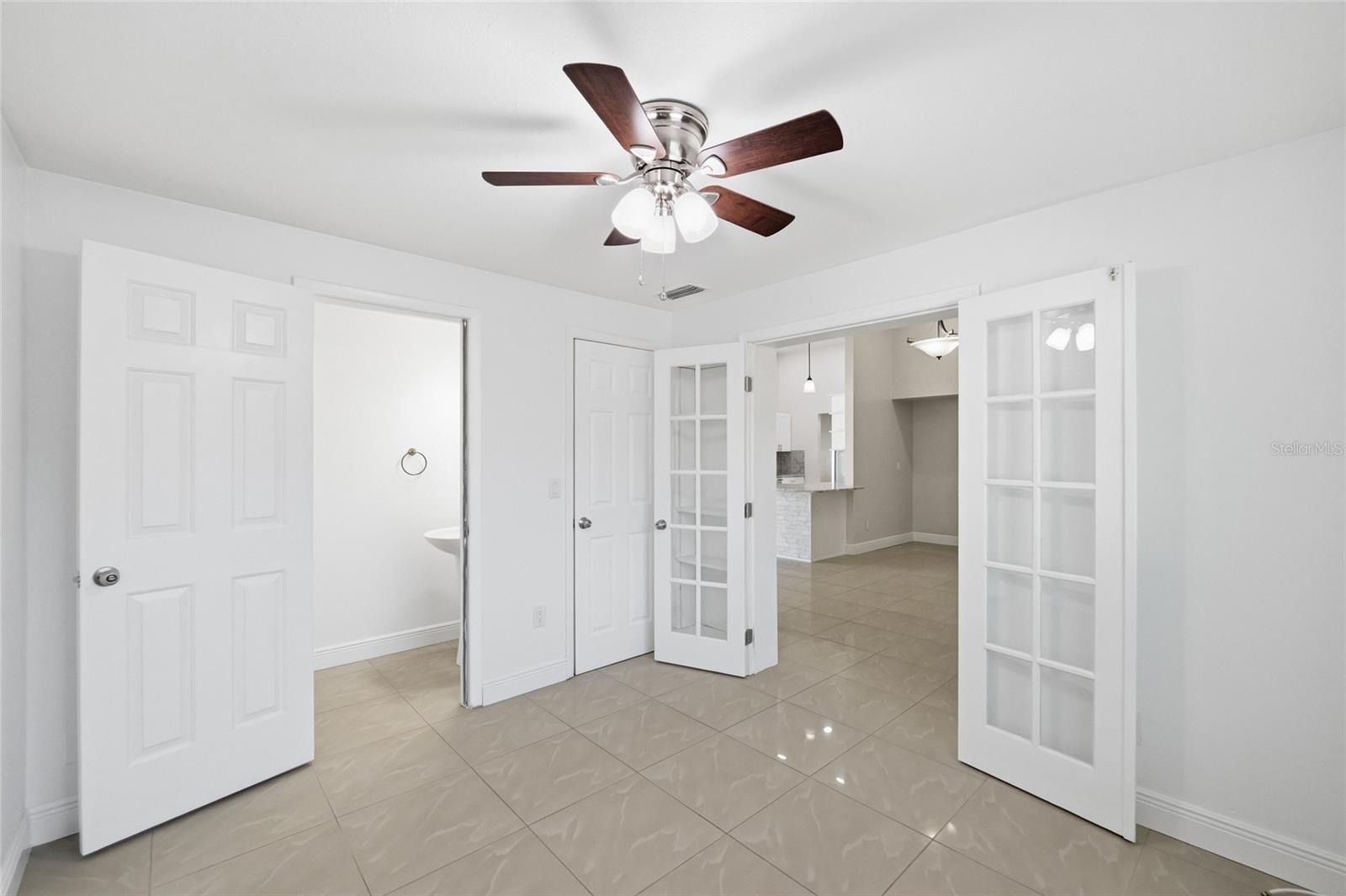 11807 NICKLAUS CIR, TAMPA, FL, 33624