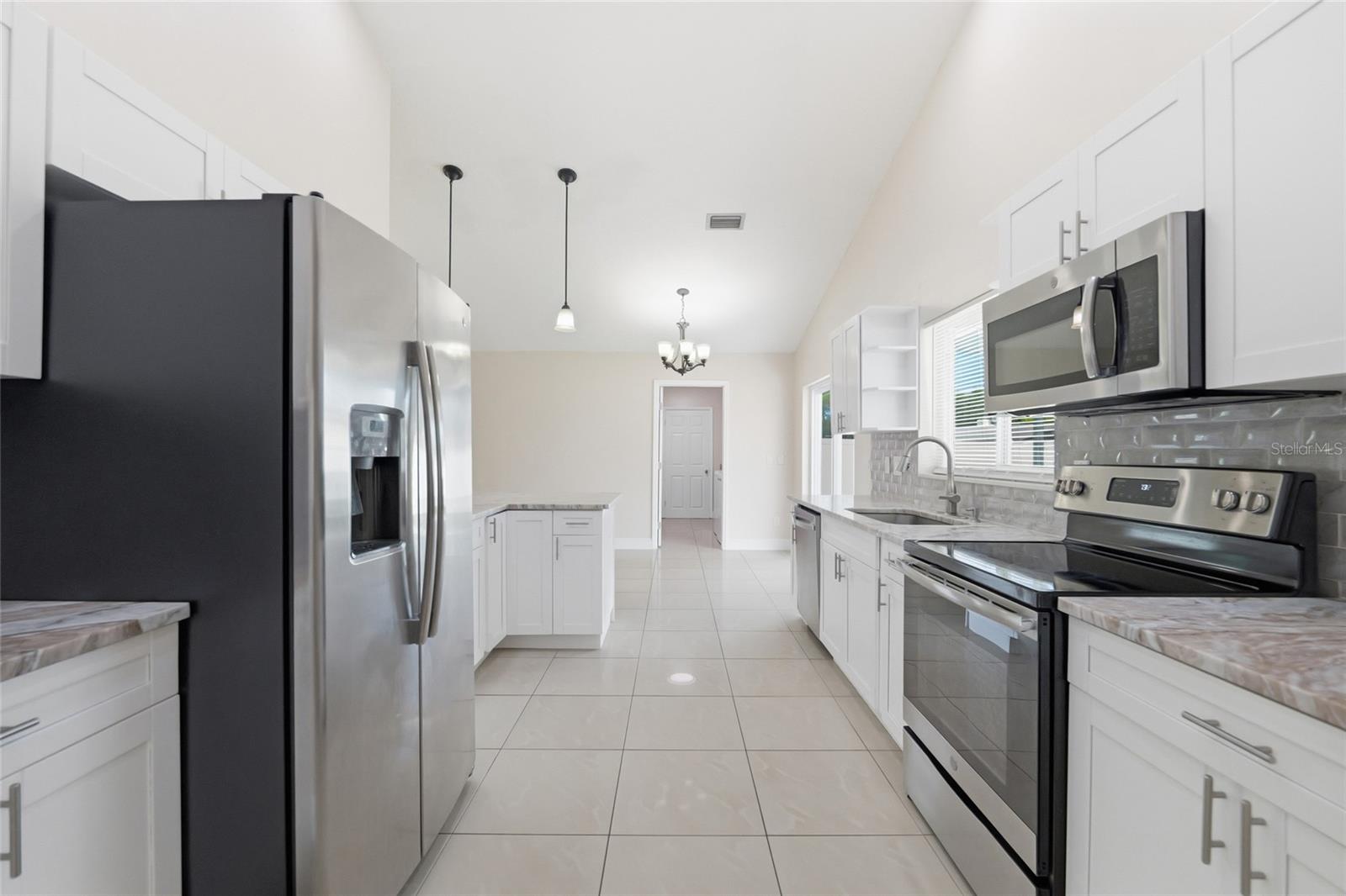 11807 NICKLAUS CIR, TAMPA, FL, 33624