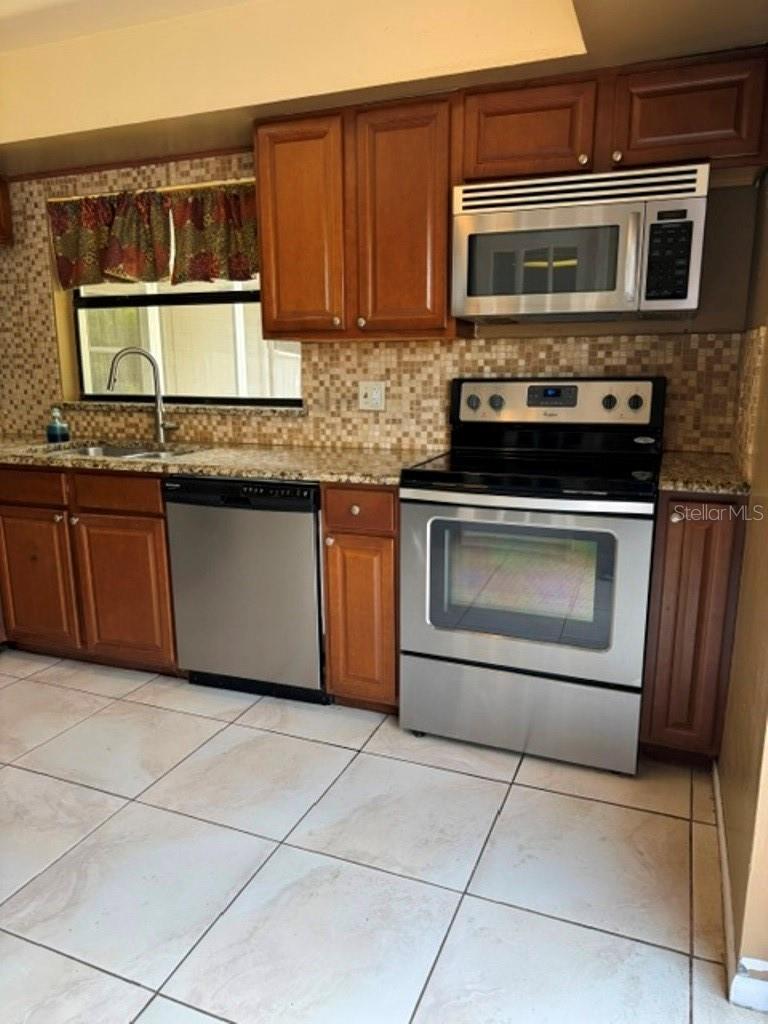 10617 FAIRFIELD VILLAGE DR, TAMPA, FL, 33624