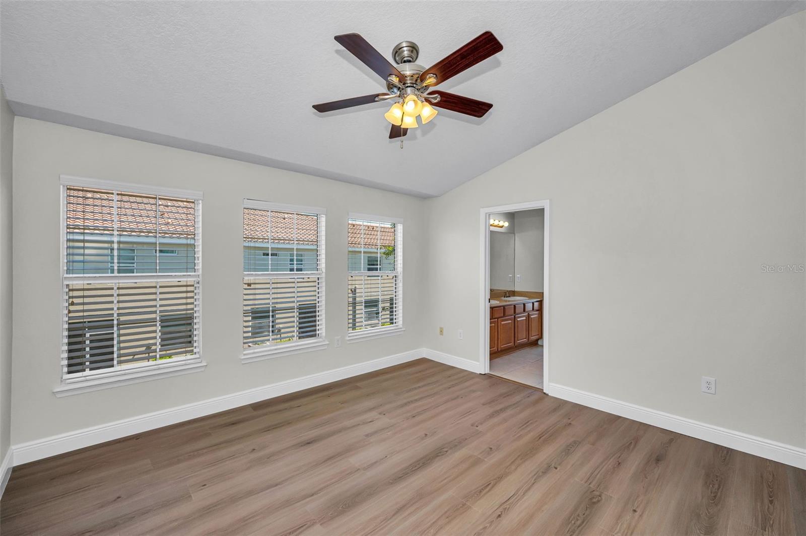 617 52ND AVE N, ST PETERSBURG, FL, 33703