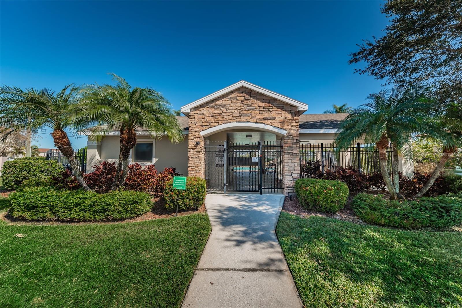617 52ND AVE N, ST PETERSBURG, FL, 33703