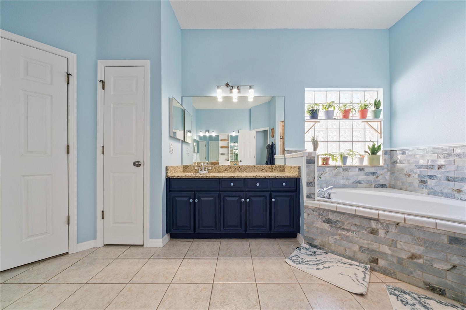 29520 FOREST GLEN DR, WESLEY CHAPEL, FL, 33543