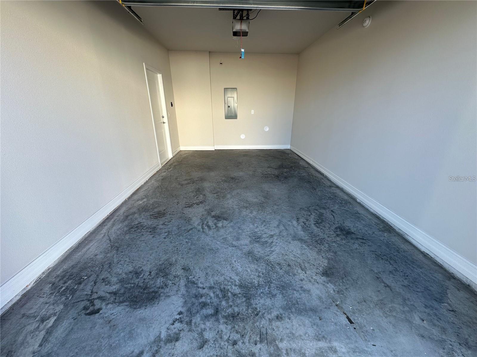 1111 E CAROLINE ST, TAVARES, FL, 32778