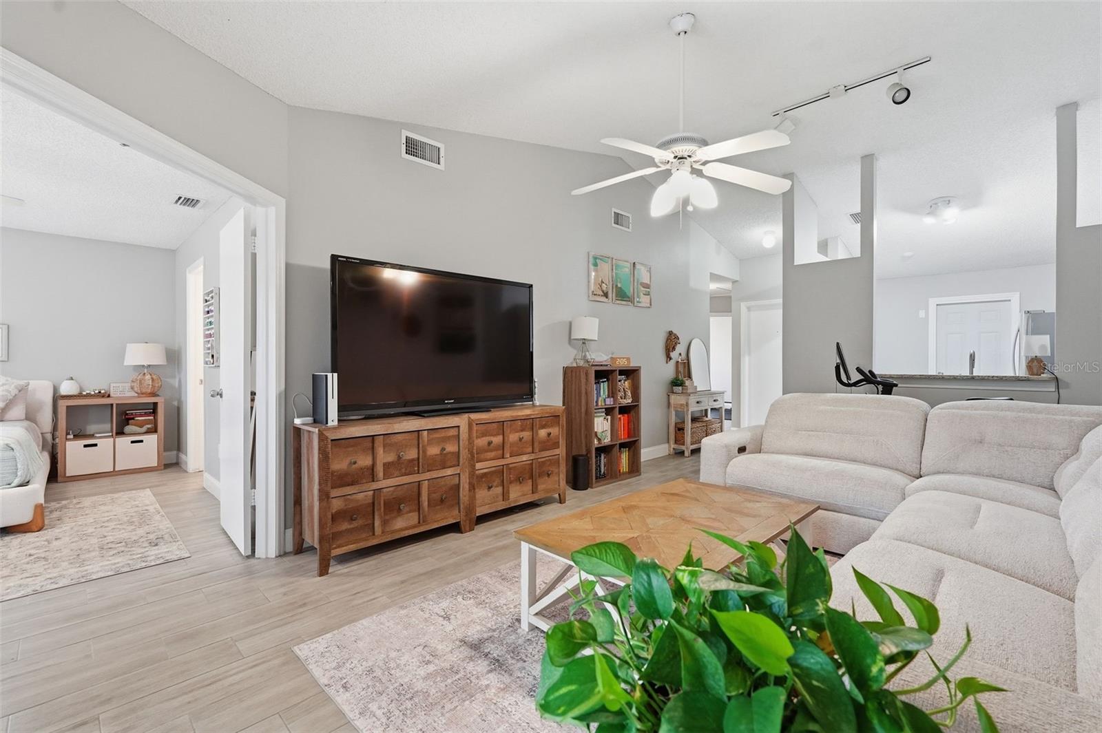 351 IXORA DR #61, PALM HARBOR, FL, 34684