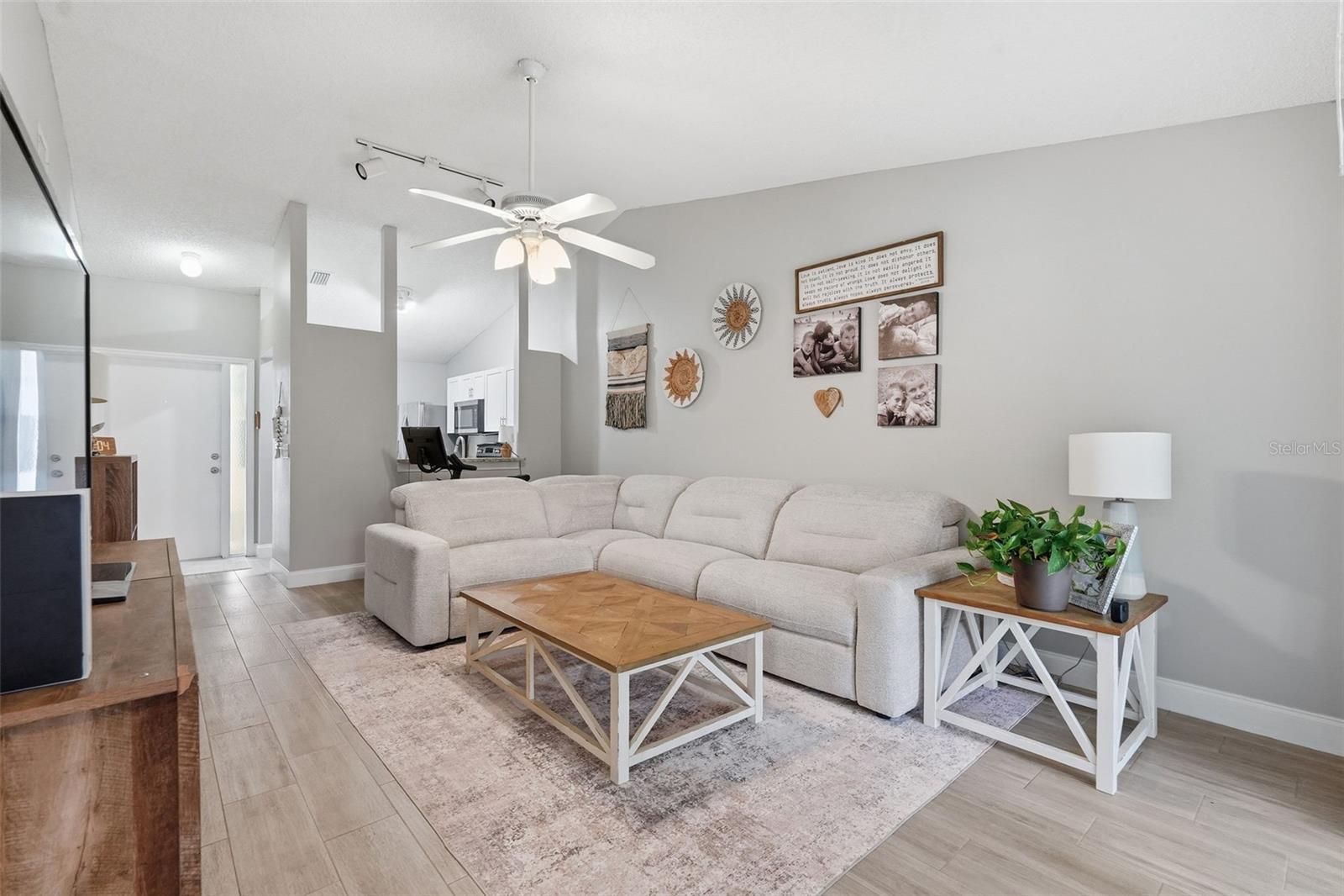 351 IXORA DR #61, PALM HARBOR, FL, 34684