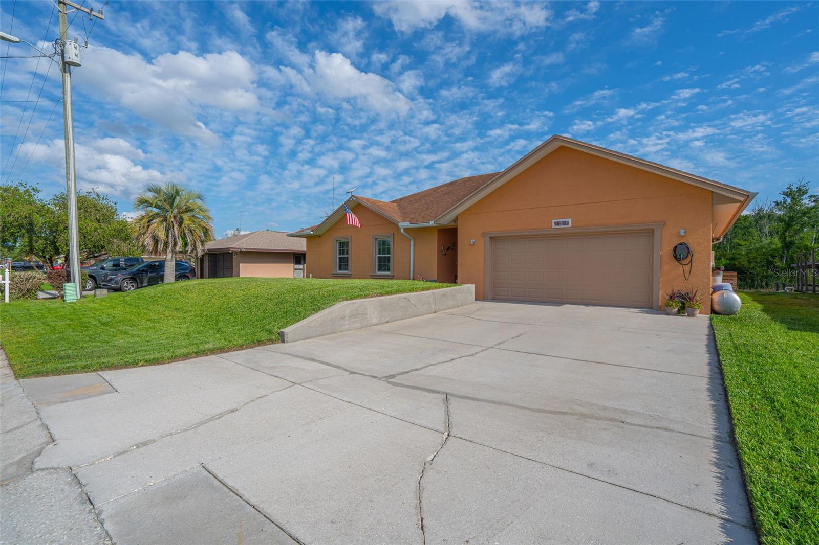 13334 COUNTRY CLUB DR, TAVARES, FL, 32778