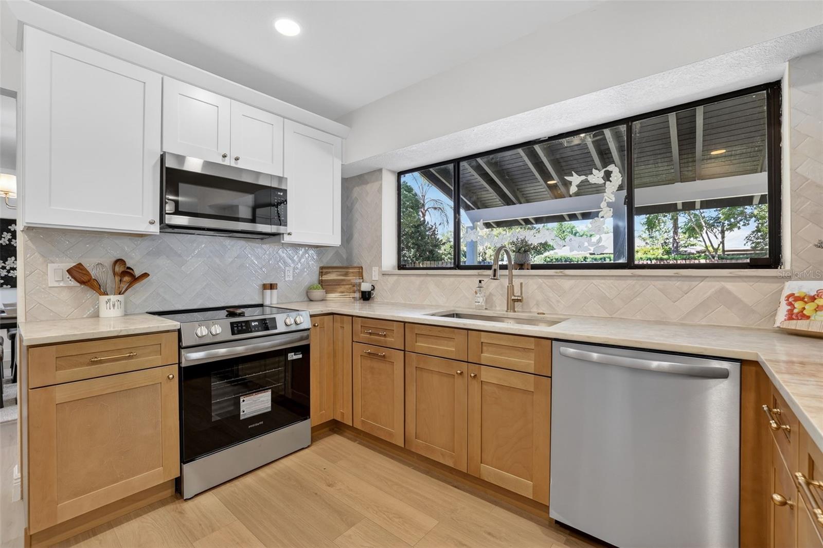 4404 CARROLLWOOD VILLAGE DR, TAMPA, FL, 33618