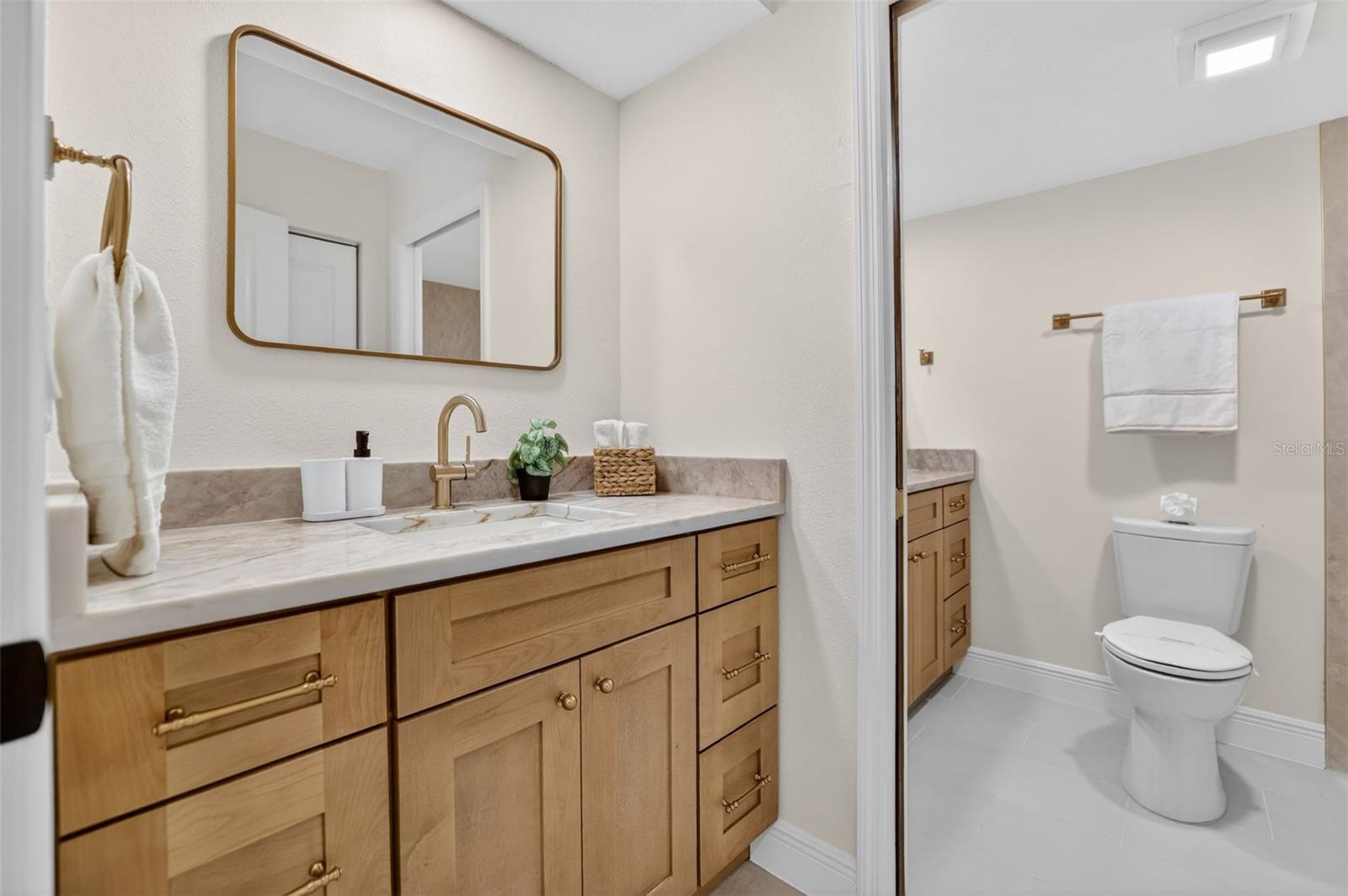 4404 CARROLLWOOD VILLAGE DR, TAMPA, FL, 33618