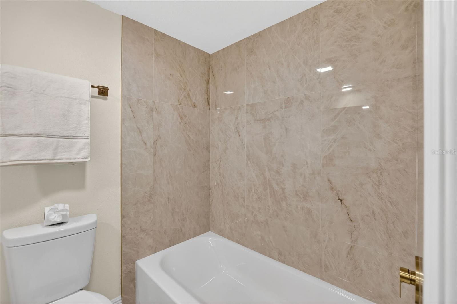 4404 CARROLLWOOD VILLAGE DR, TAMPA, FL, 33618