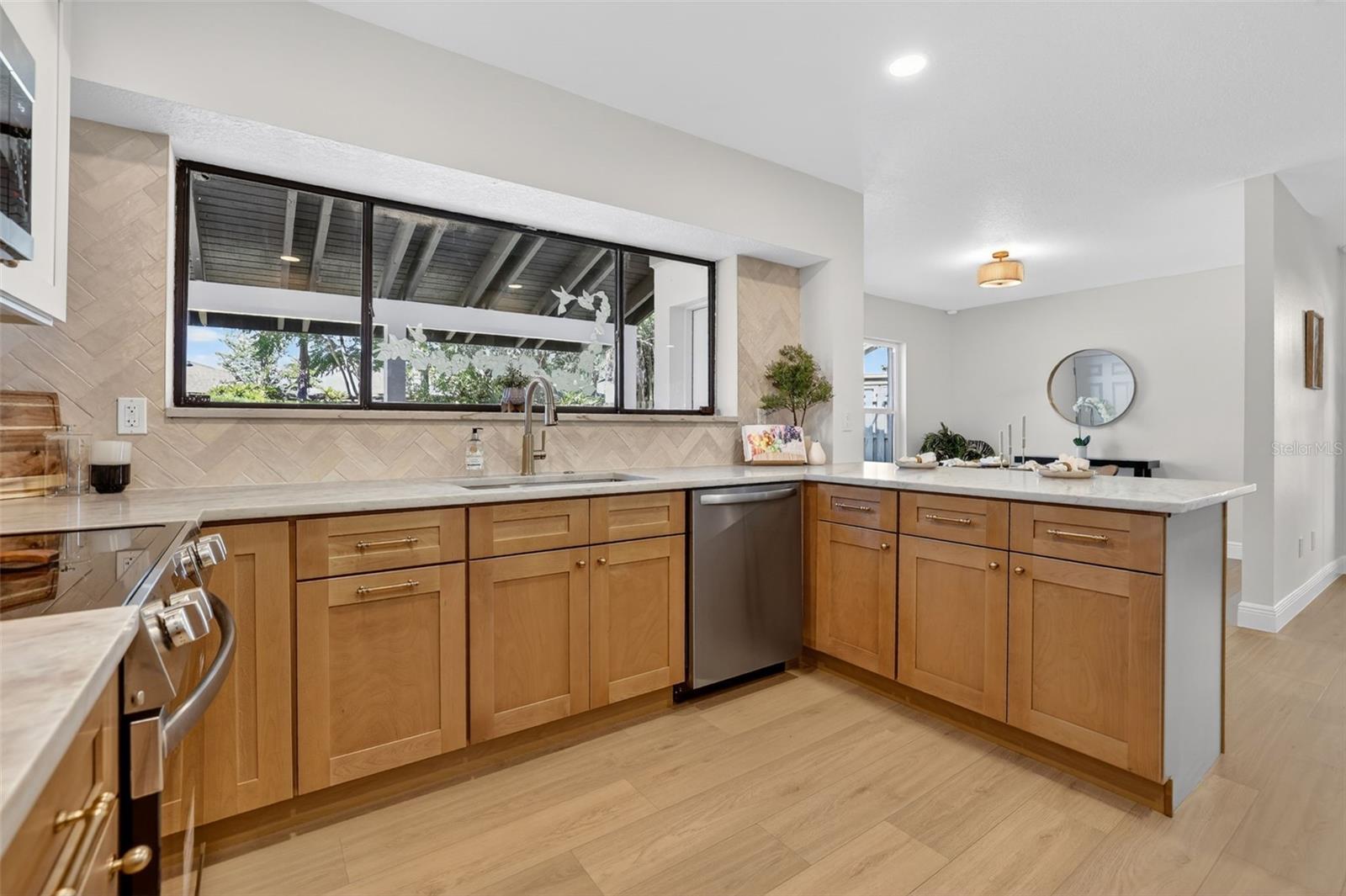 4404 CARROLLWOOD VILLAGE DR, TAMPA, FL, 33618