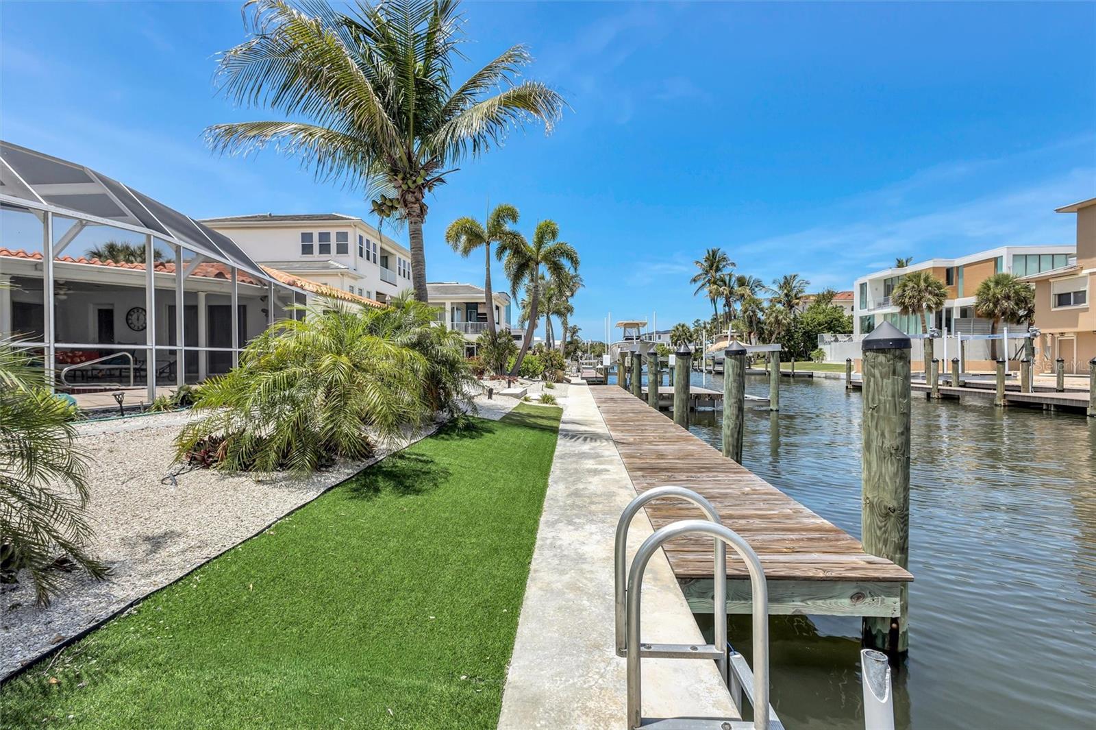 617 ROUNTREE DR, LONGBOAT KEY, FL, 34228