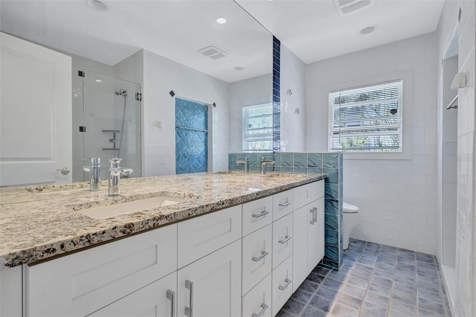 617 ROUNTREE DR, LONGBOAT KEY, FL, 34228