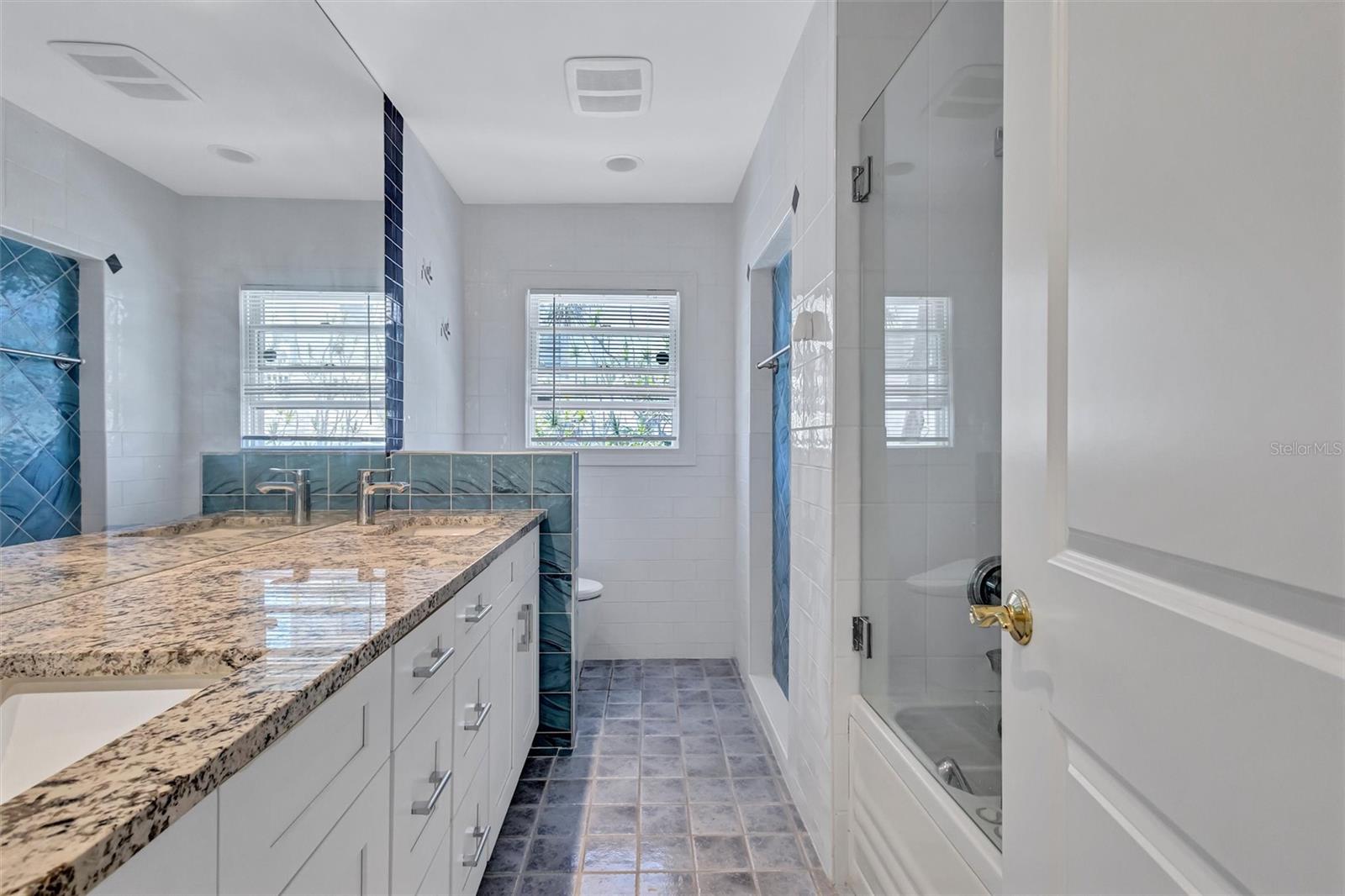 617 ROUNTREE DR, LONGBOAT KEY, FL, 34228