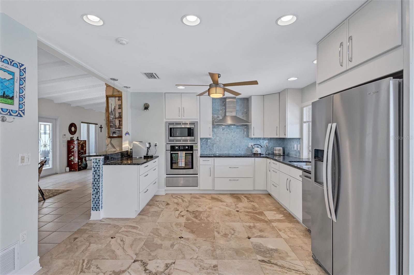 617 ROUNTREE DR, LONGBOAT KEY, FL, 34228