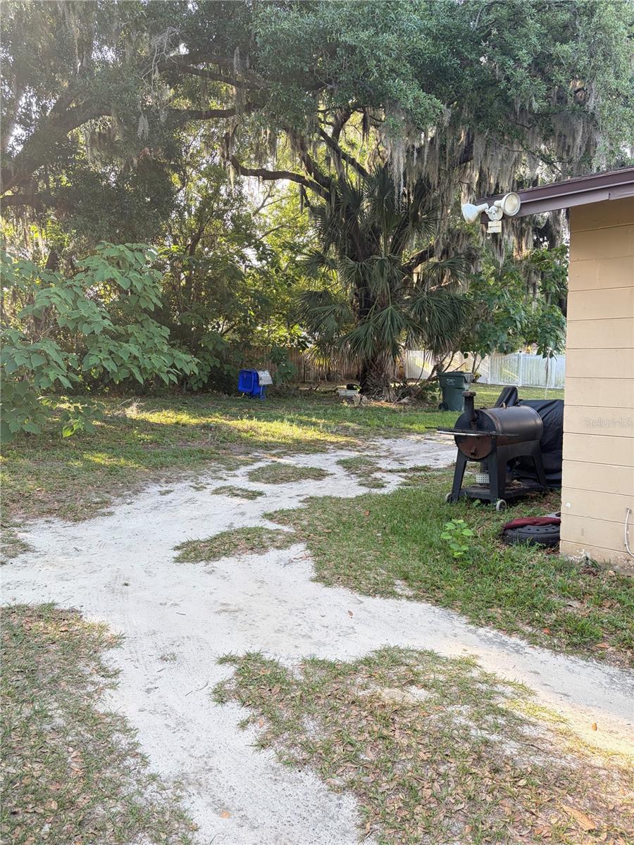 1203 N BRUNNELL PKWY, LAKELAND, FL, 33805
