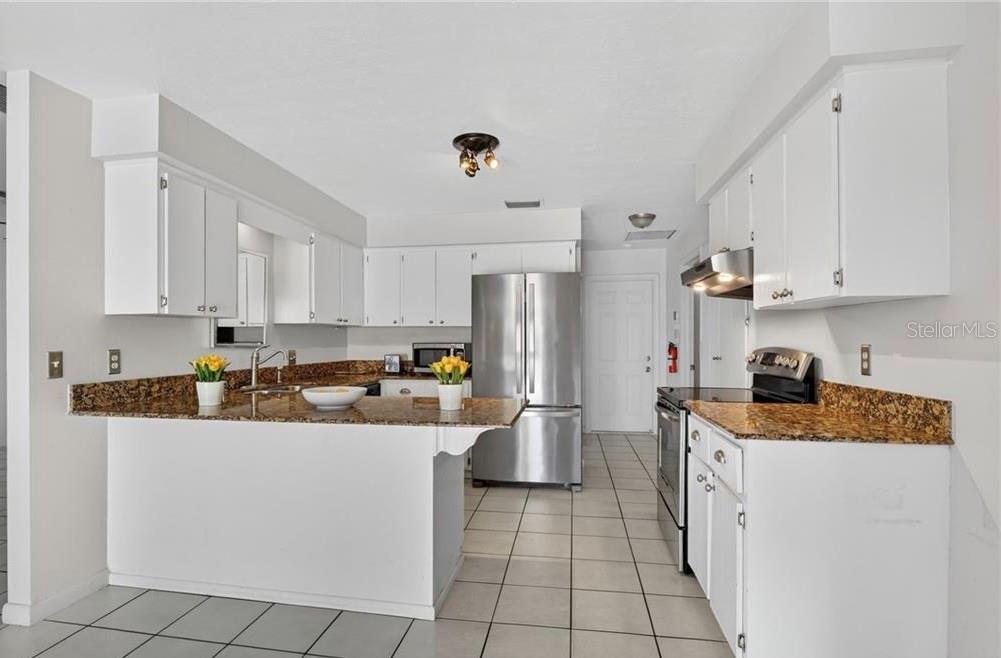 918 SE 35TH ST, CAPE CORAL, FL, 33904