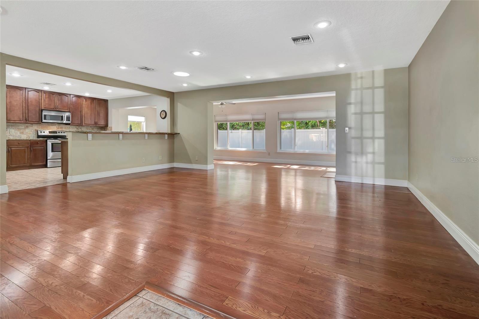 205 S WOODLAND ST, WINTER GARDEN, FL, 34787