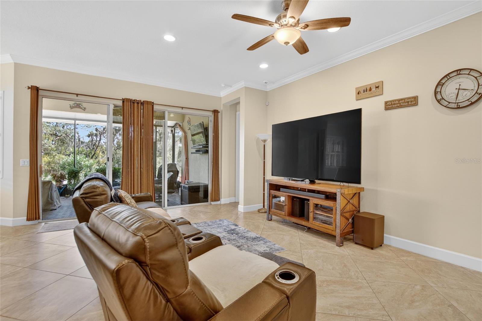1525 EMERALD DUNES DR, SUN CITY CENTER, FL, 33573