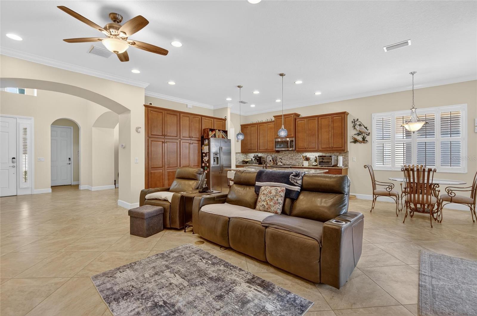 1525 EMERALD DUNES DR, SUN CITY CENTER, FL, 33573