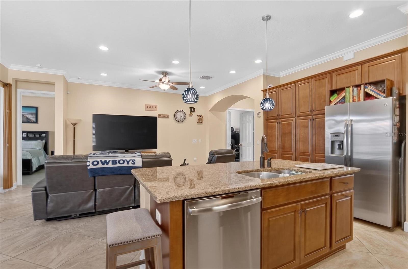 1525 EMERALD DUNES DR, SUN CITY CENTER, FL, 33573