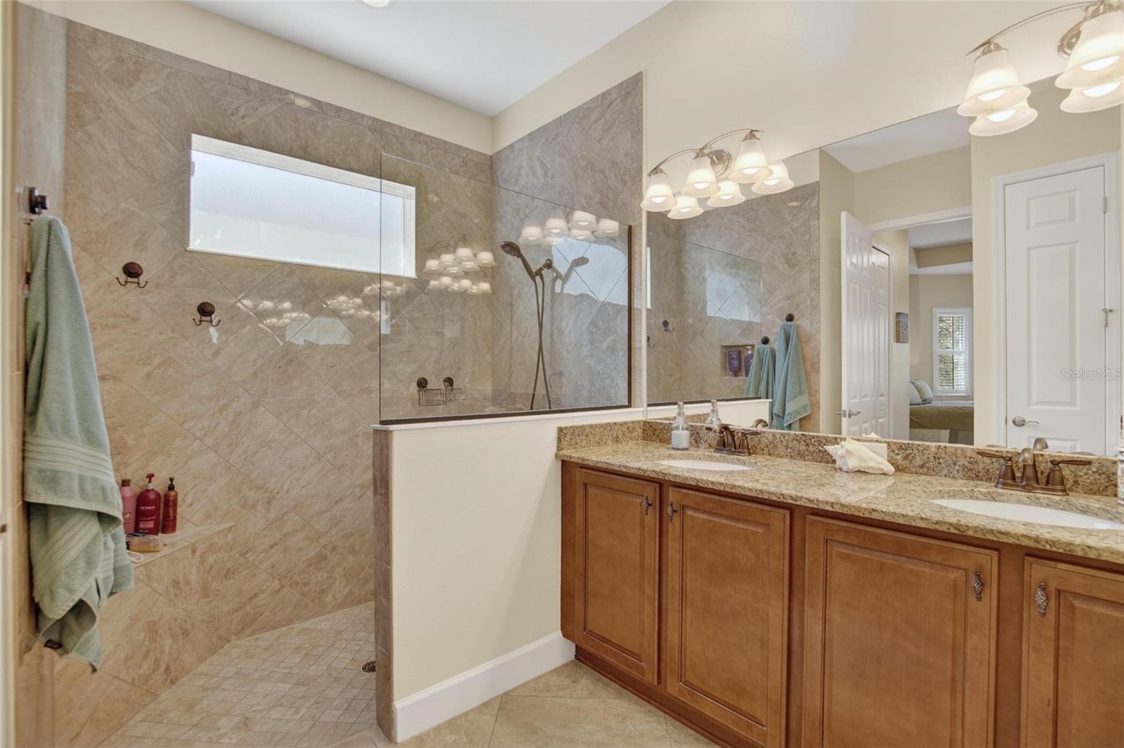 1525 EMERALD DUNES DR, SUN CITY CENTER, FL, 33573