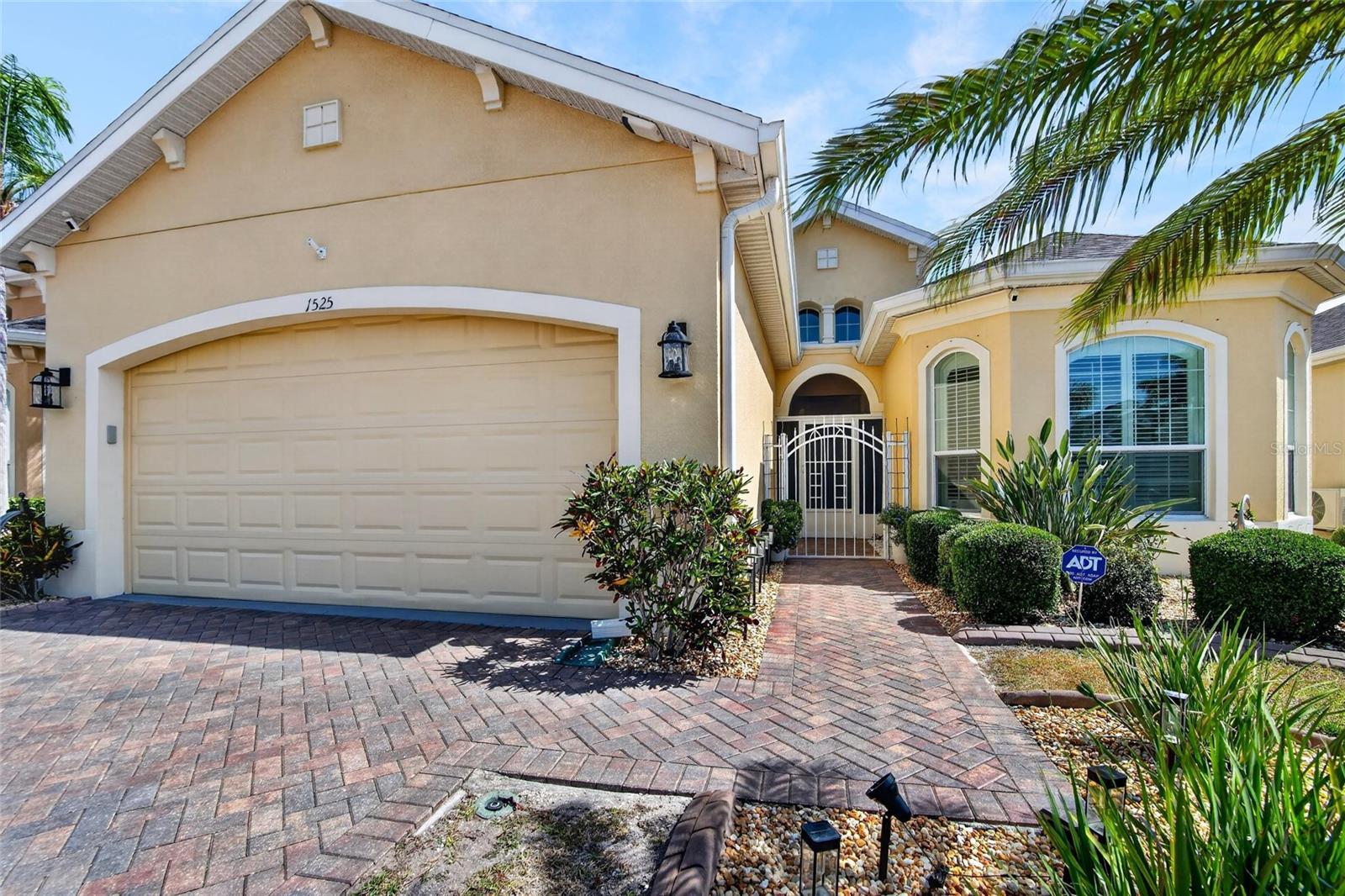 1525 EMERALD DUNES DR, SUN CITY CENTER, FL, 33573