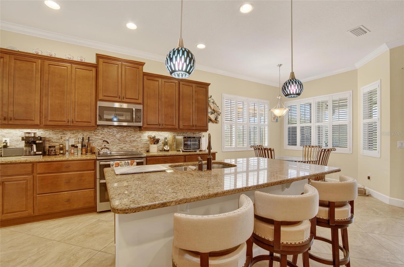 1525 EMERALD DUNES DR, SUN CITY CENTER, FL, 33573