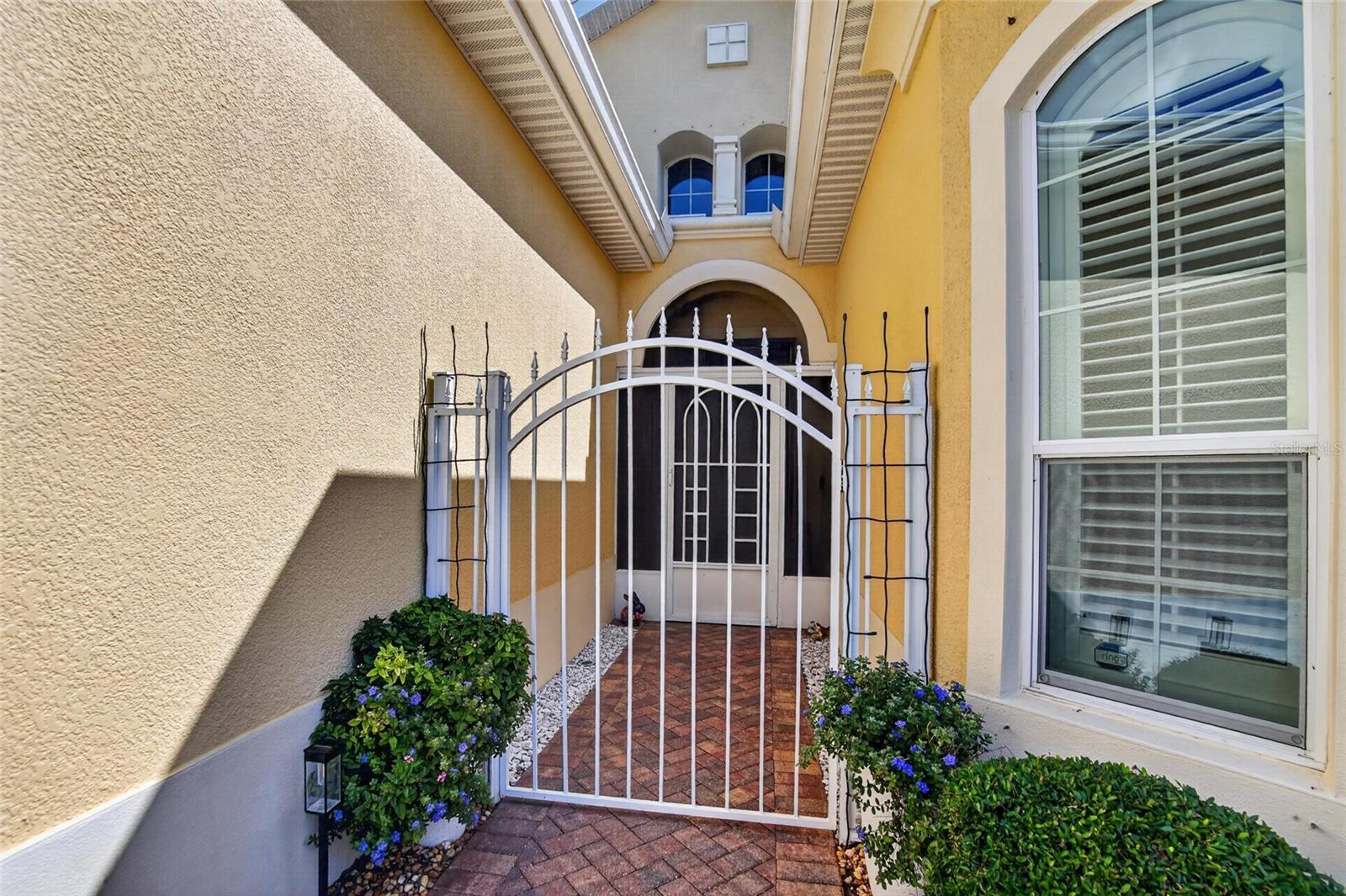 1525 EMERALD DUNES DR, SUN CITY CENTER, FL, 33573