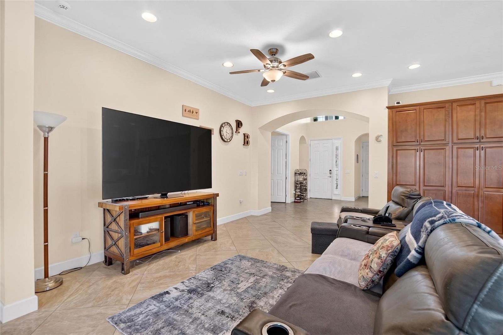 1525 EMERALD DUNES DR, SUN CITY CENTER, FL, 33573