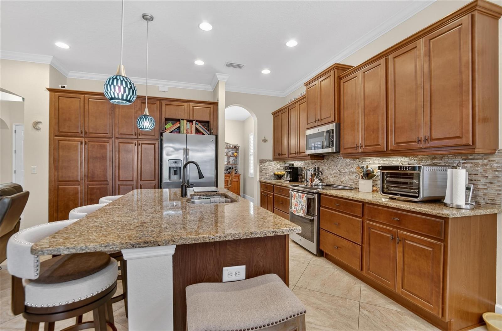 1525 EMERALD DUNES DR, SUN CITY CENTER, FL, 33573