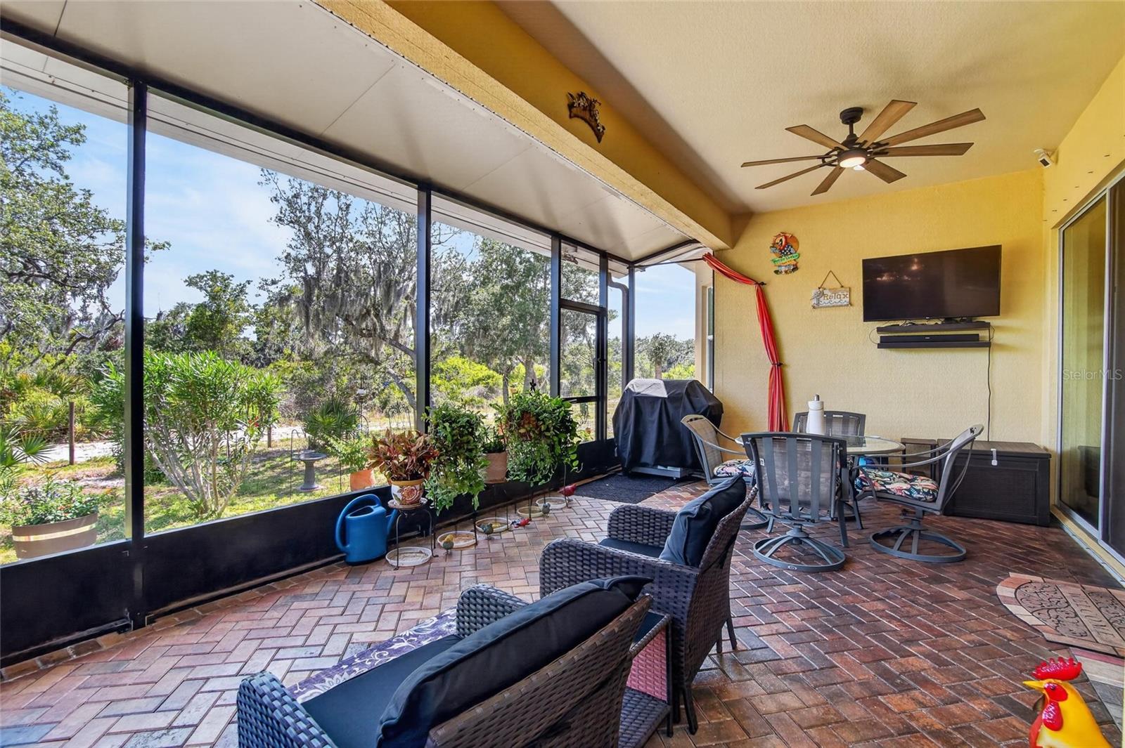 1525 EMERALD DUNES DR, SUN CITY CENTER, FL, 33573