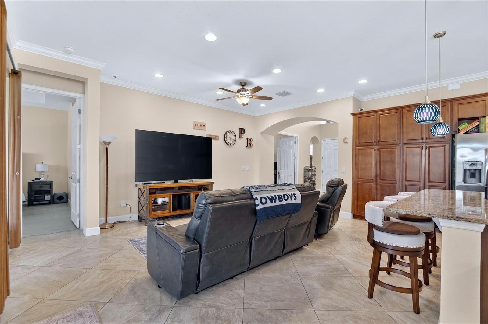 1525 EMERALD DUNES DR, SUN CITY CENTER, FL, 33573