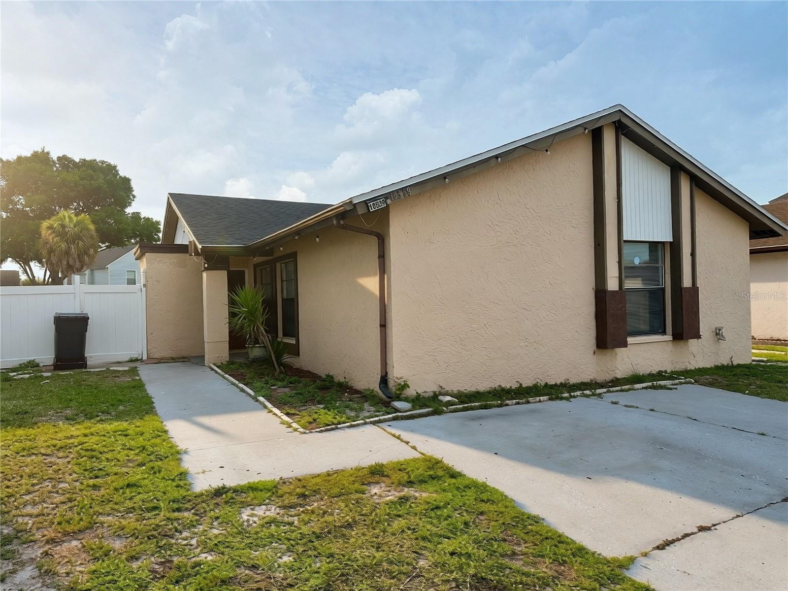 10539 PARKCREST DR, TAMPA, FL, 33624