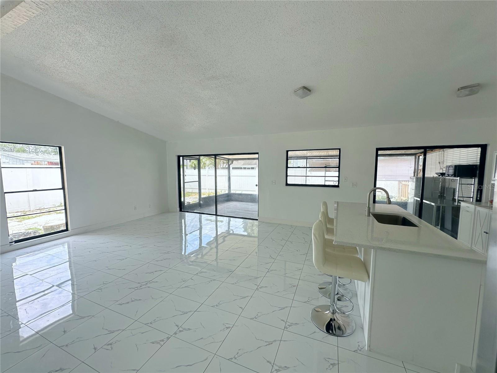 10539 PARKCREST DR, TAMPA, FL, 33624