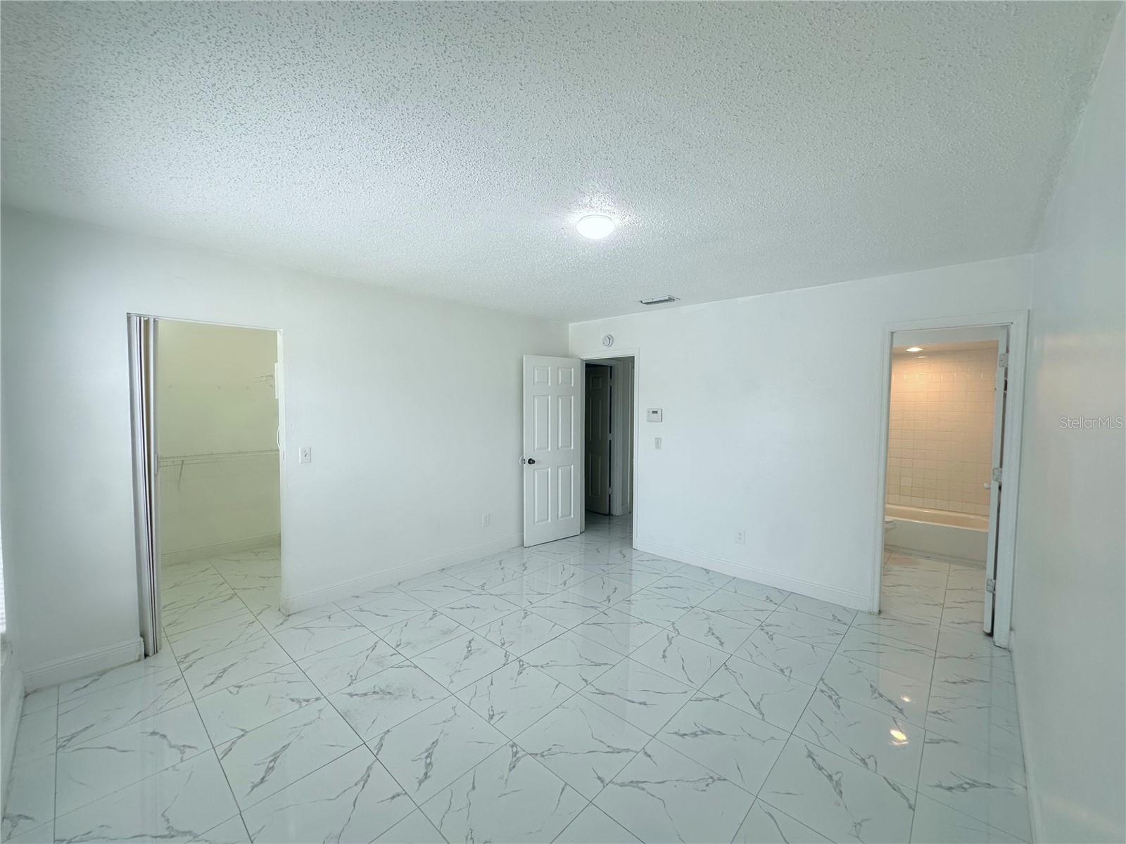 10539 PARKCREST DR, TAMPA, FL, 33624