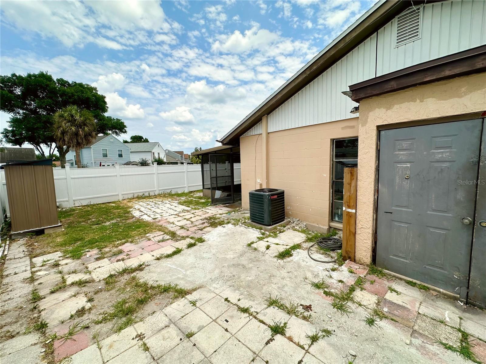 10539 PARKCREST DR, TAMPA, FL, 33624