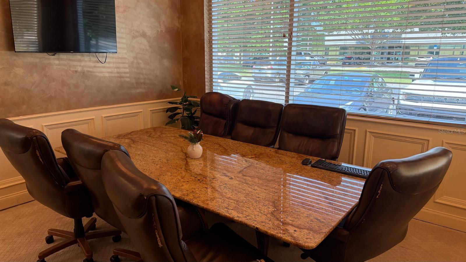 7901 KINGSPOINTE PKWY #8, ORLANDO, FL, 32819