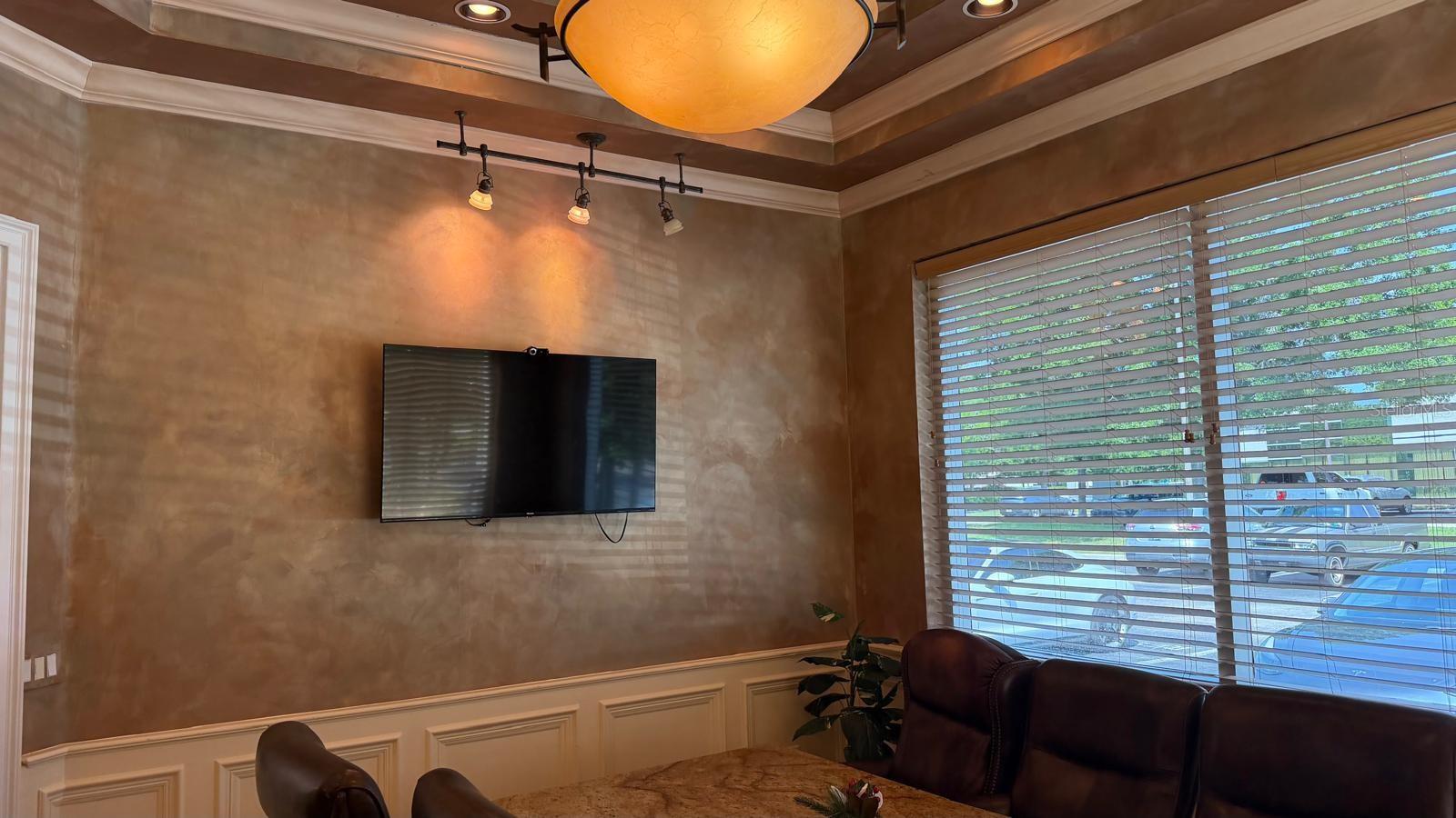 7901 KINGSPOINTE PKWY #8, ORLANDO, FL, 32819