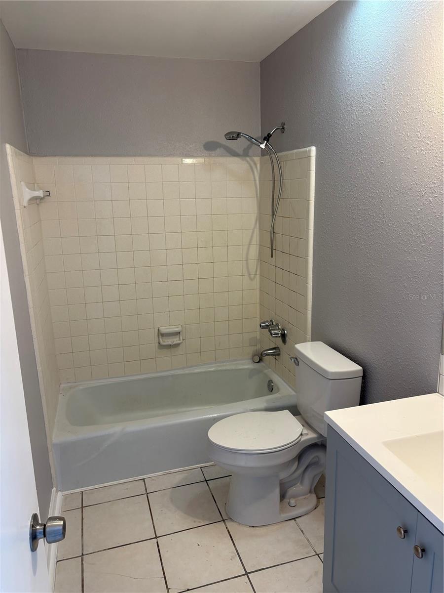 LAKE BENTLEY SHORES CONDO PHASE ONE, LAKELAND, FL, 33803