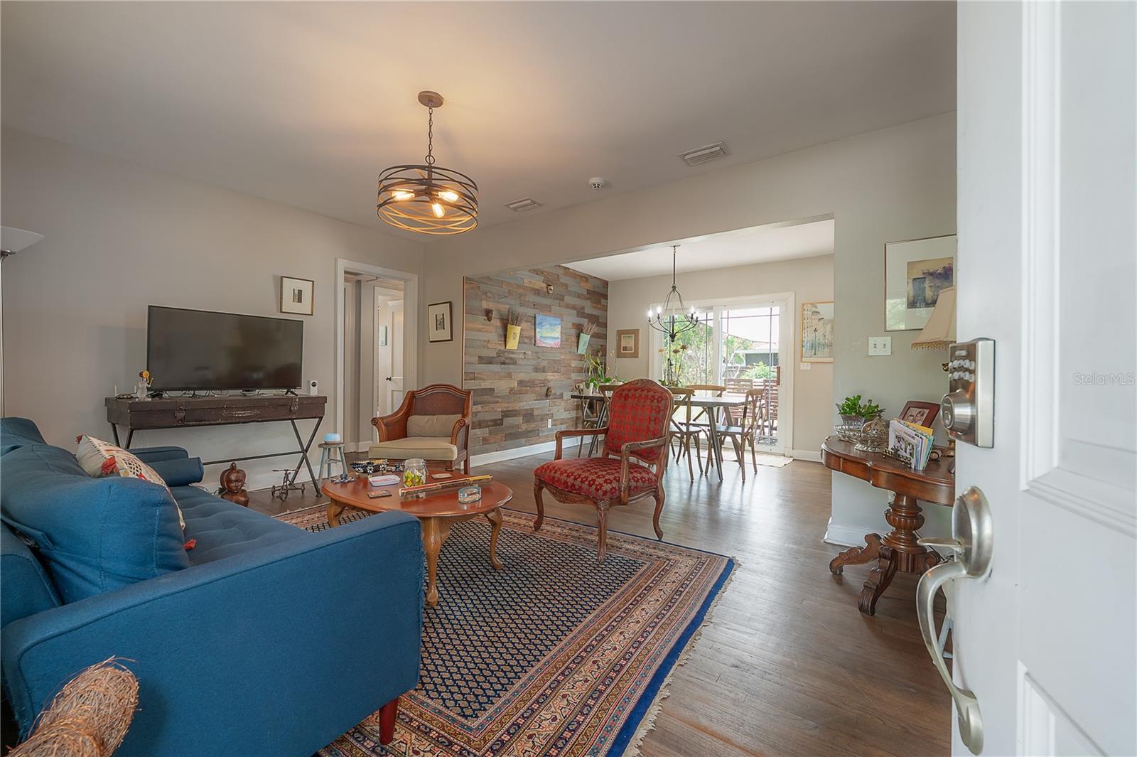 912 CORNELIUS AVE, TAMPA, FL, 33603