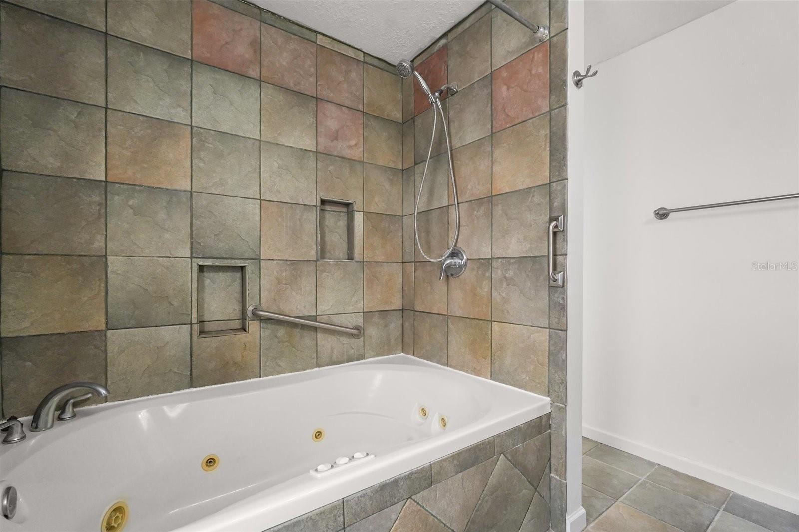 2019 PAPRIKA DR, ORLANDO, FL, 32837